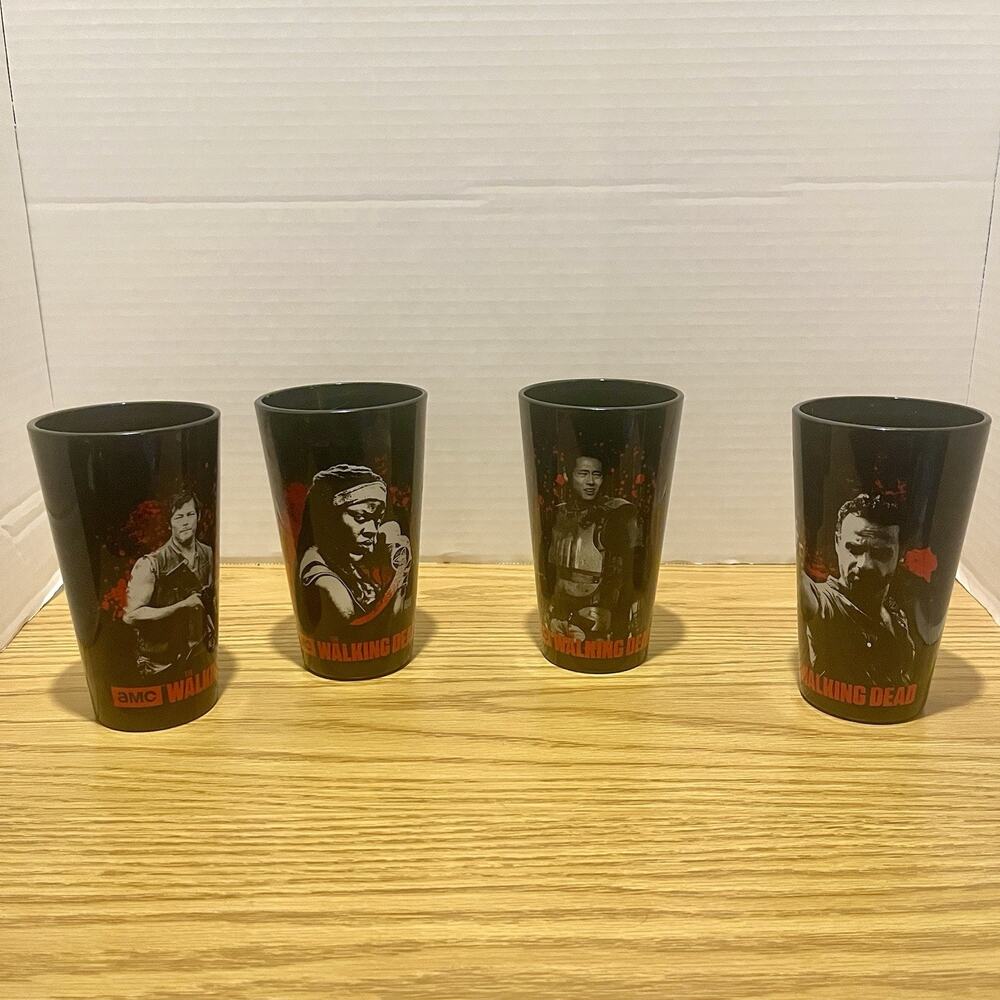 The Walking Dead AMC Pint Glass 4 Pack Rick Glenn Daryl Michonne 16 oz Black
